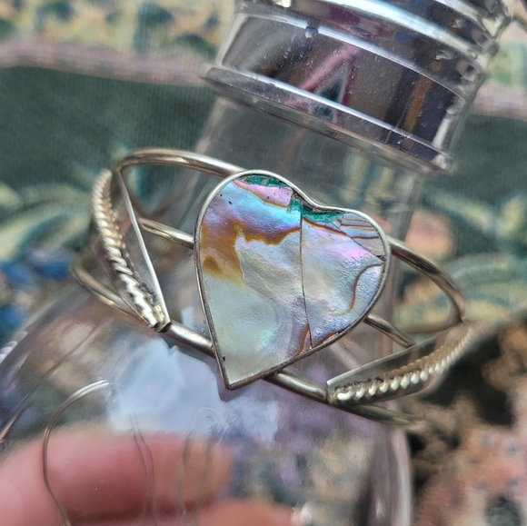 Vintage Heart Abalone Bracelet - Picture 5 of 10